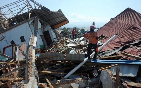 Индонезид байгалийн гамшигт амиа алдсан хүний тоо өссөөр байна