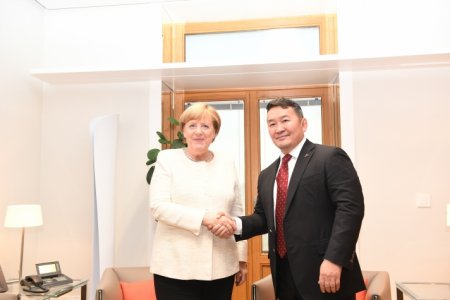 Ерөнхийлөгч Х.Баттулга ХБНГУ-ын Канцлер Ангела Меркель нар уулзав