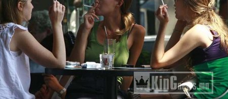 Насанд хүрсэн 10 эмэгтэй тутмын гурав нь тамхи татдаг 