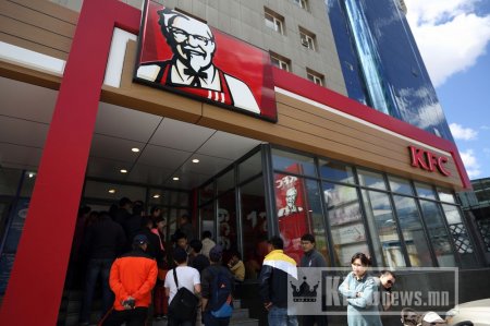 "Монголын KFC-гээр үйлчлүүлсэн зуу зуун хүн хоолны хордлого авлаа" хэмээн Bloomberg мэдээлжээ