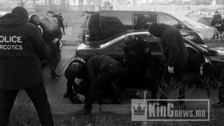 Хил давж зугтсан хар тамхины наймаачныг саатуулж, шүүхэд шилжүүлэв
