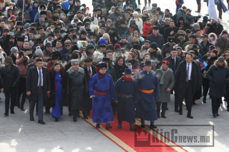 Манай улстөрчид гэгдсэн савангийн хөөснүүдэд хэр чадлаа ухаарах үнэр ч байдаггүй