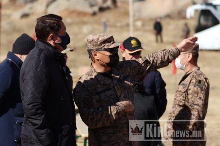 Монгол, Германы зэвсэгт хүчний хамтарсан уулын явган цэргийн сургалттай Ерөнхийлөгч танилцав